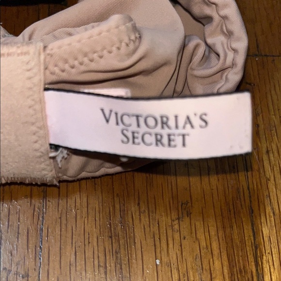 Victoria's Secret Beige Women's Bra Size. 36DDD - Picture 2 of 6